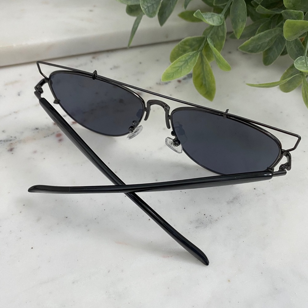"Amira" Sunglasses || Black & Gunmetal Aviator - Picture 3 of 9